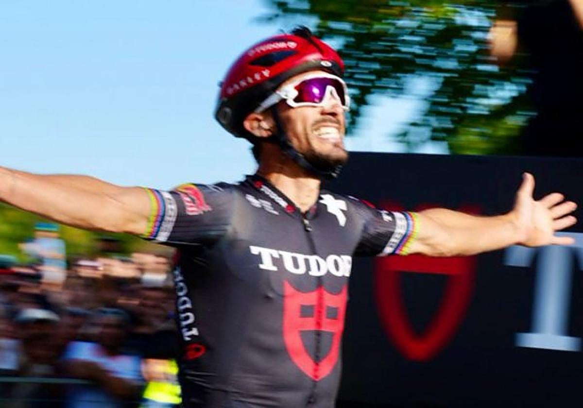 Julian Alaphilippe da una 'masterclass' de inteligencia y se impone en Quebec