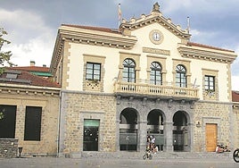 Exterior del Ayuntamiento de Amurrio.