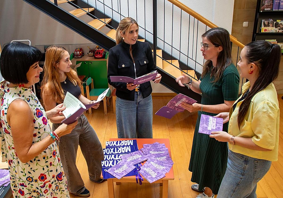 Las actividades de la Escuela se desarrollarán principalmente en la Casa de la Mujer de la calle Izelaieta.