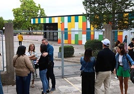 Los ojos que seguían esperando