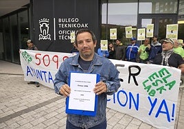 Los jardineros han trasladado más de 5.000 firmas de apoyo al Ayuntamiento.