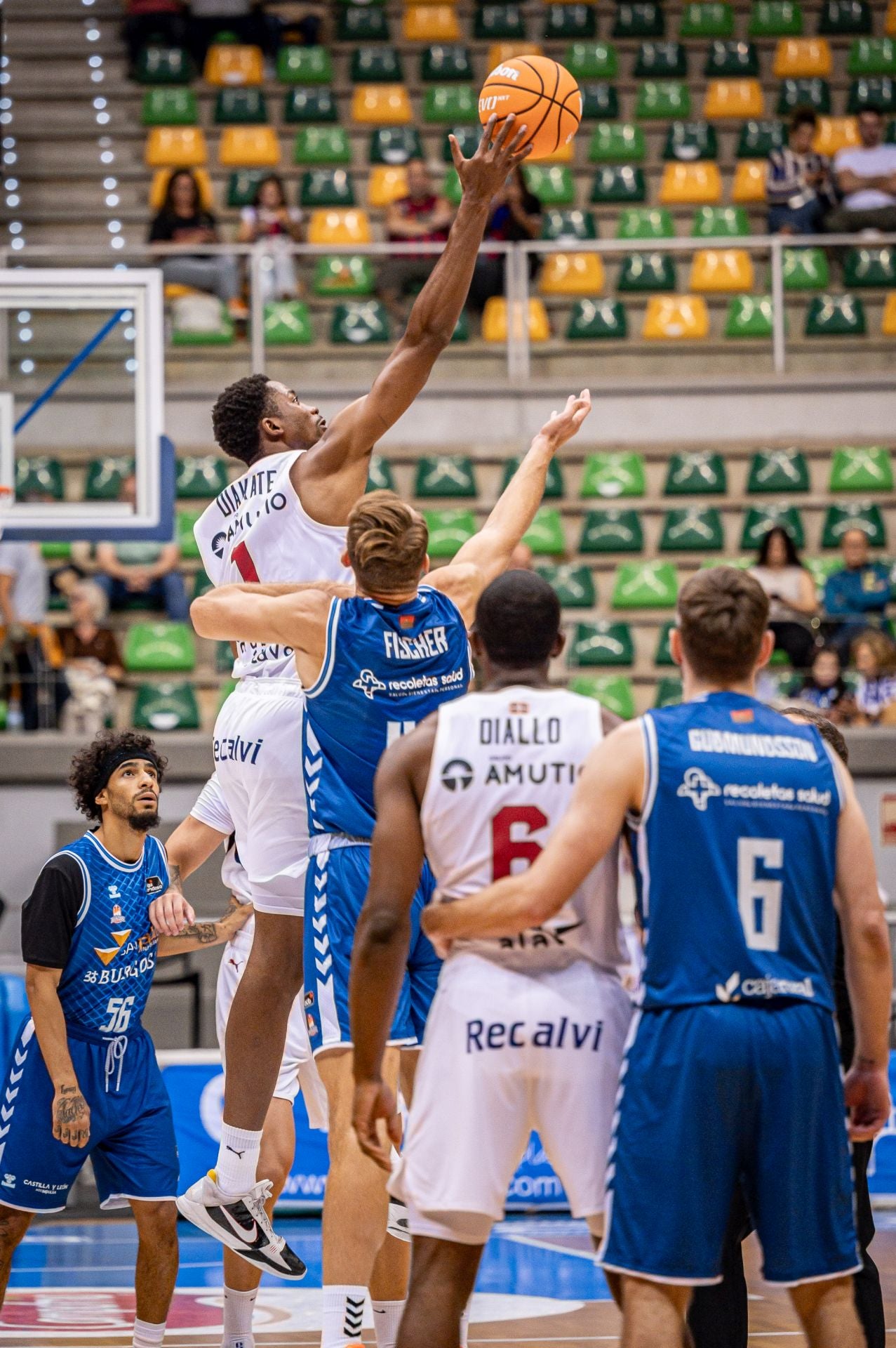 El San Pablo Burgos-Baskonia de pretemporada, en imágenes