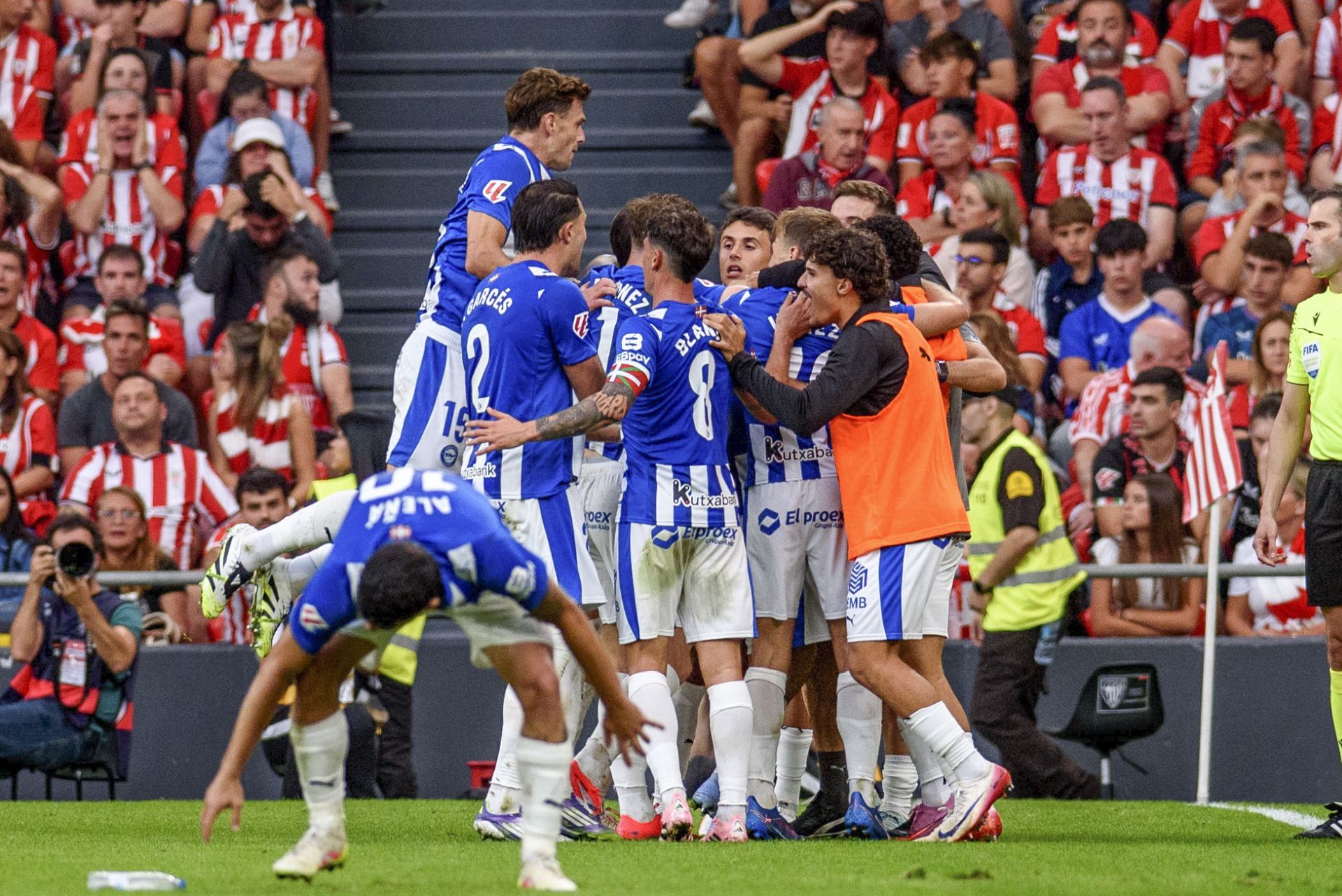 Las mejores imágenes del derbi entre Athletic y Alavés