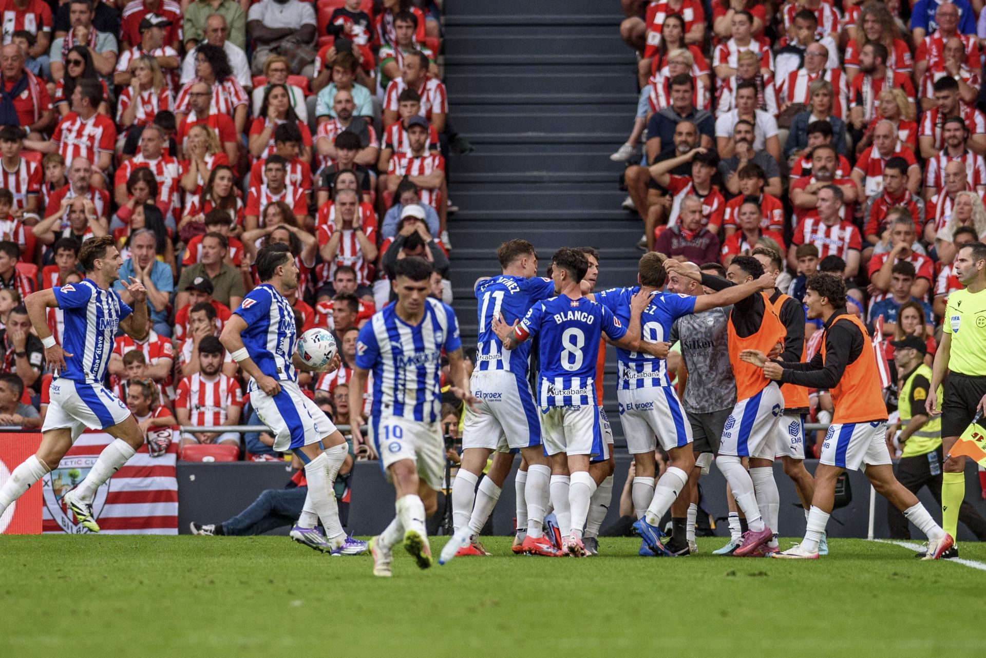 Las mejores imágenes del derbi entre Athletic y Alavés