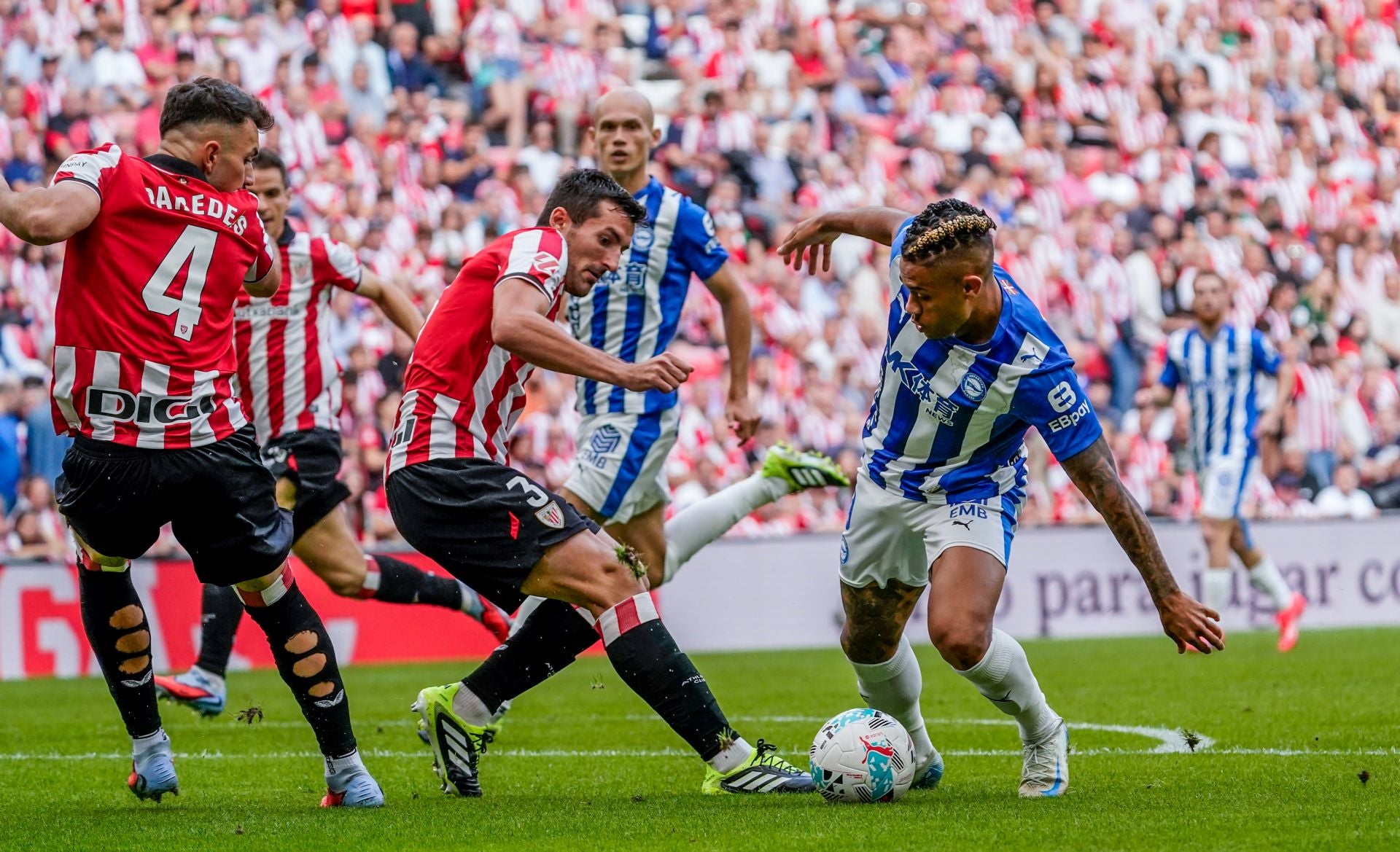 Las mejores imágenes del derbi entre Athletic y Alavés