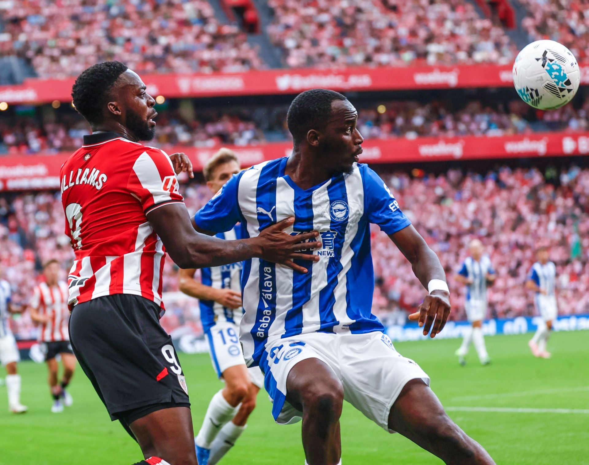 Las mejores imágenes del derbi entre Athletic y Alavés