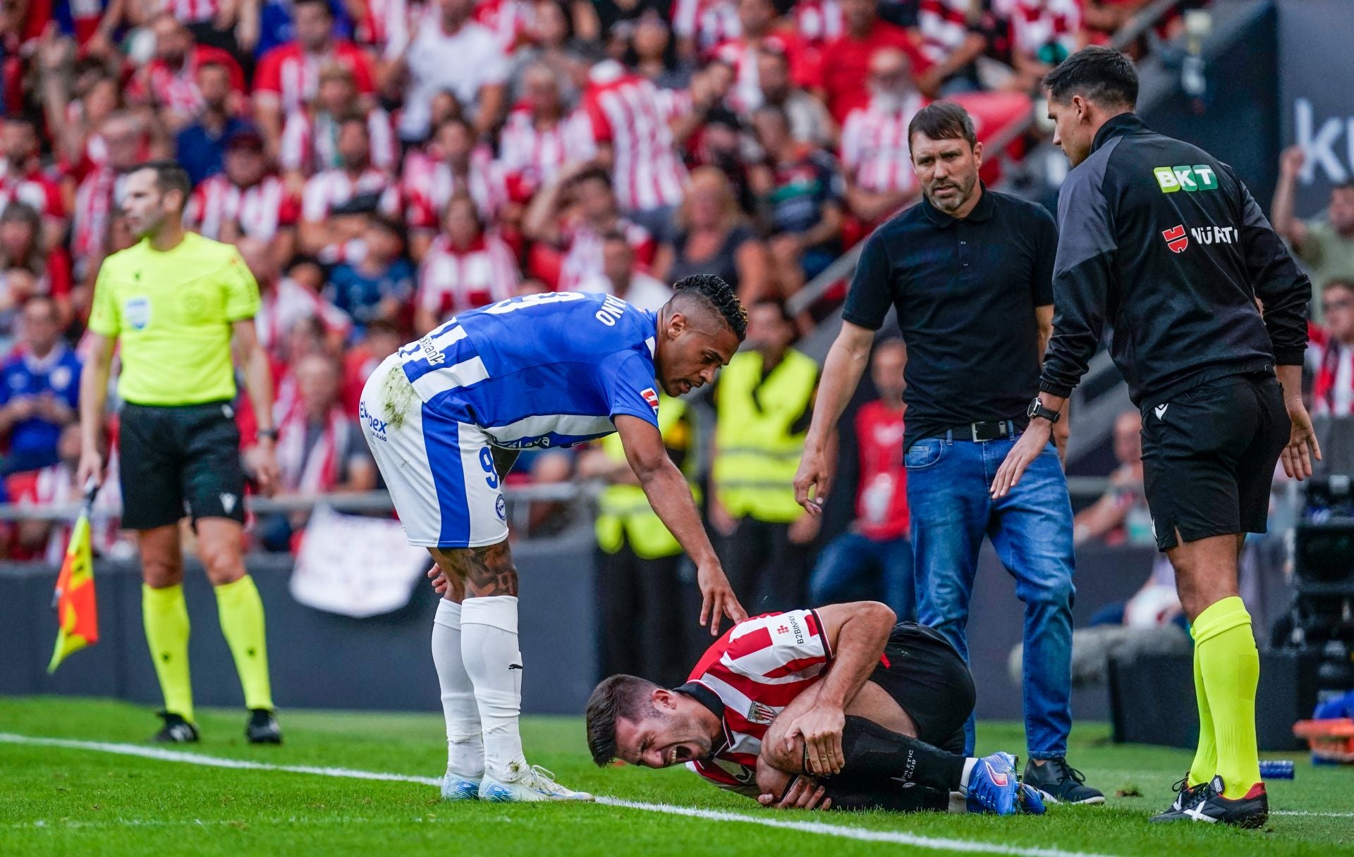 Las mejores imágenes del derbi entre Athletic y Alavés
