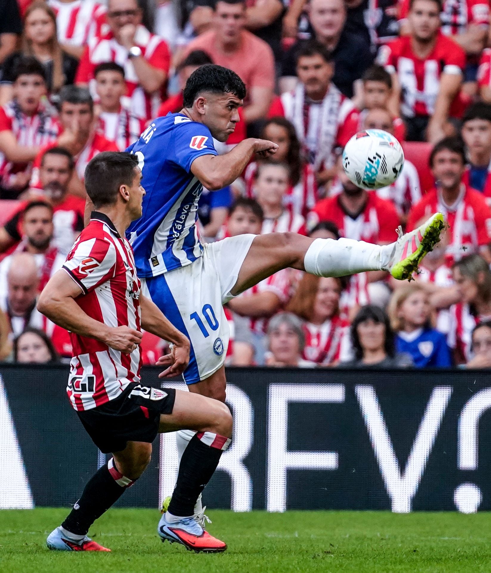 Las mejores imágenes del derbi entre Athletic y Alavés