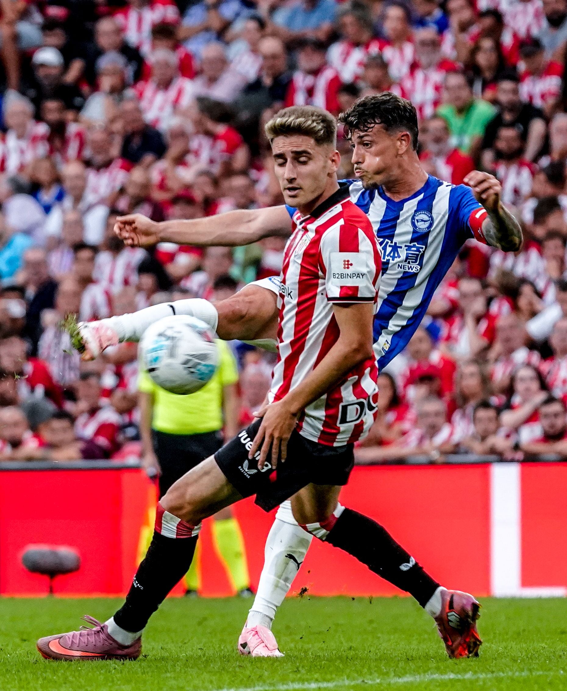 Las mejores imágenes del derbi entre Athletic y Alavés