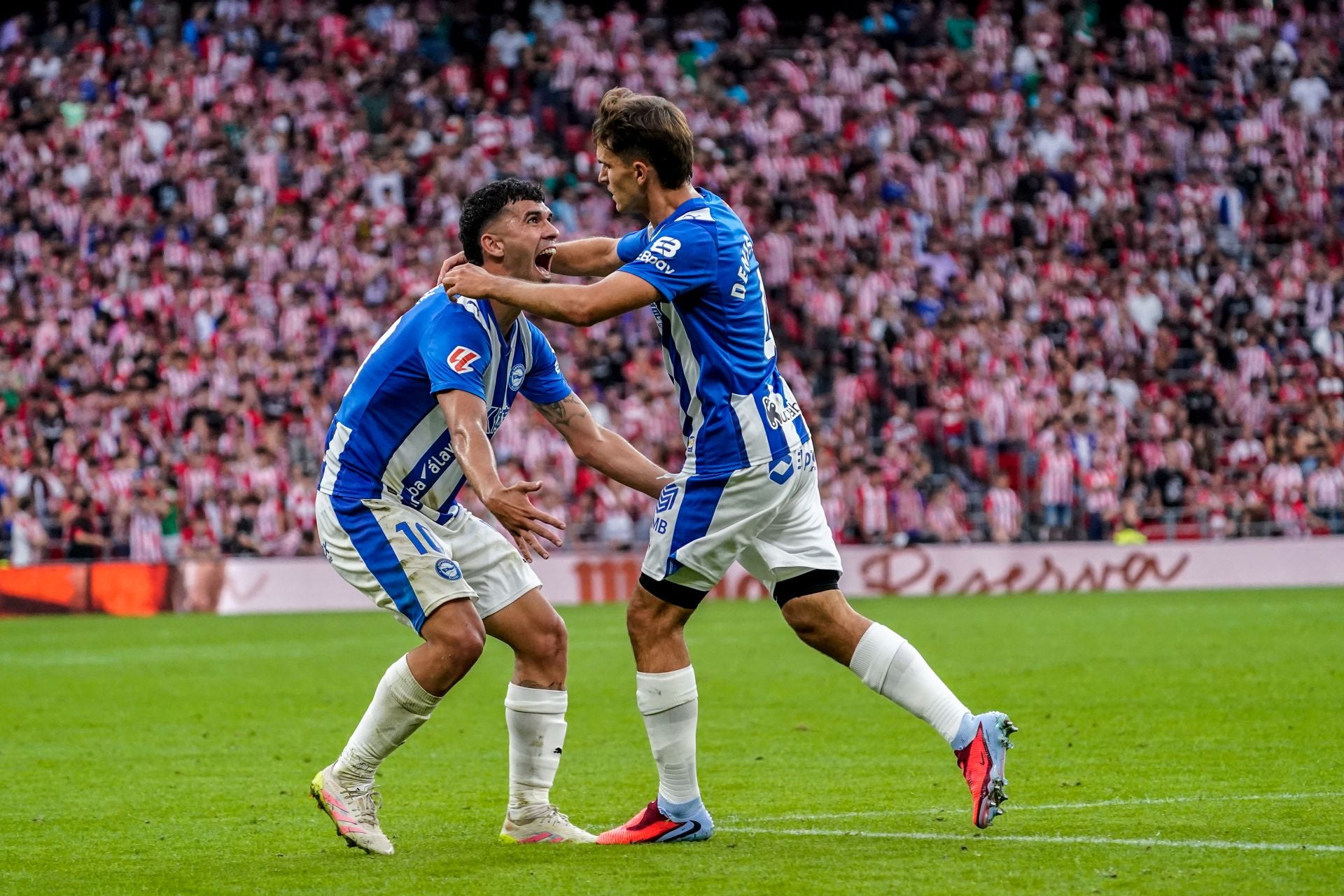 Las mejores imágenes del derbi entre Athletic y Alavés