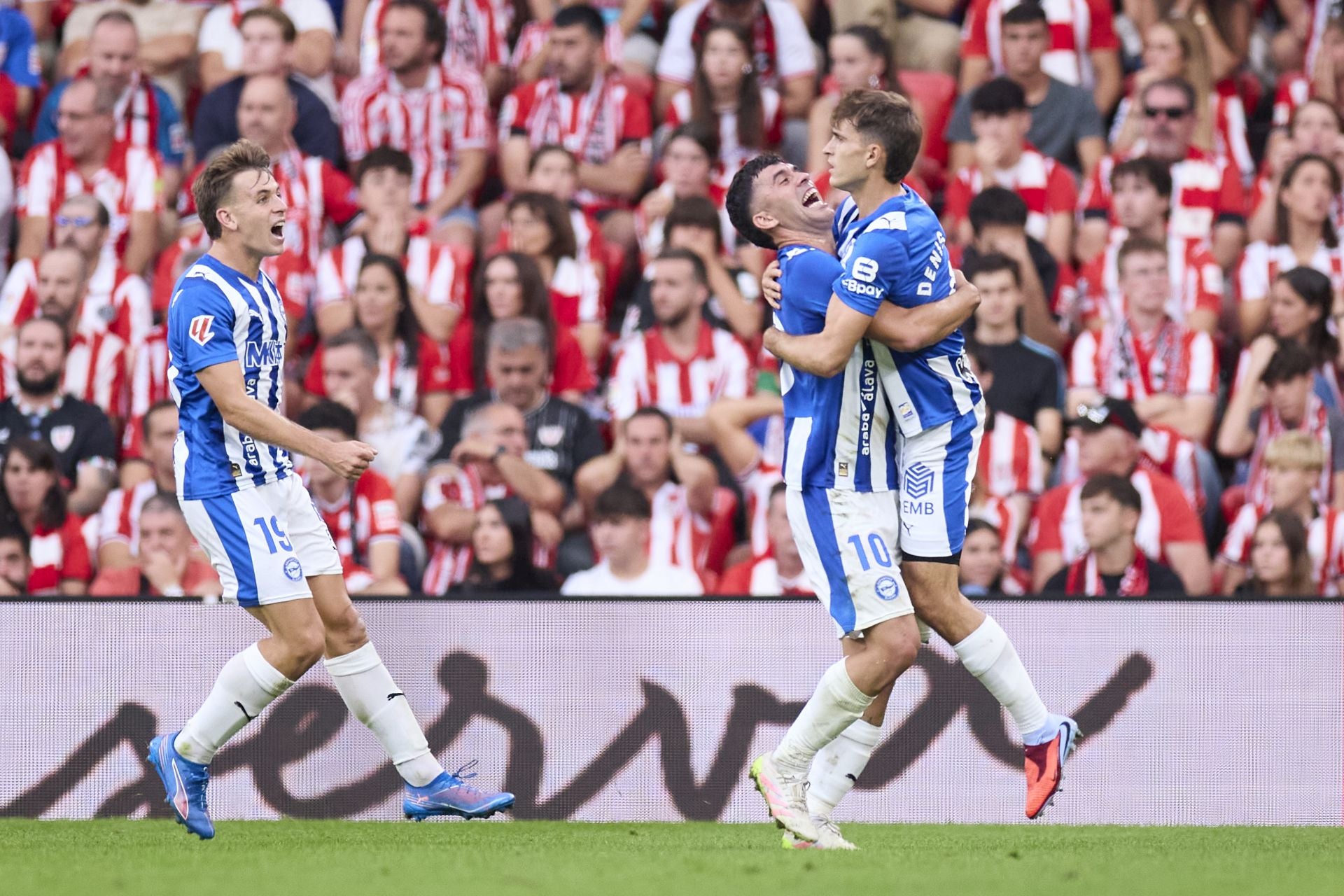 Las mejores imágenes del derbi entre Athletic y Alavés
