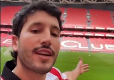 Sebastián Yatra se suelta con el euskera y disfruta del Athletic en San Mamés