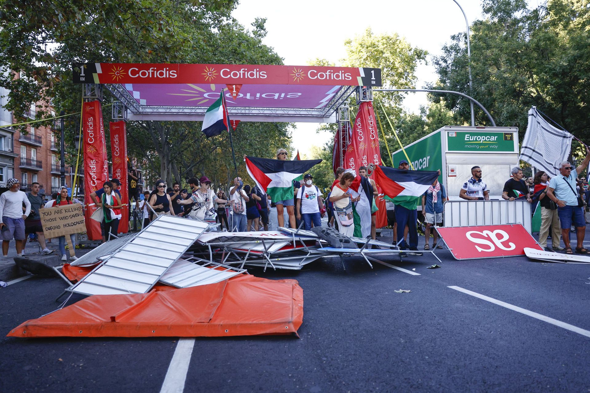 Los disturbios que han obligado a suspender la última etapa de La Vuelta