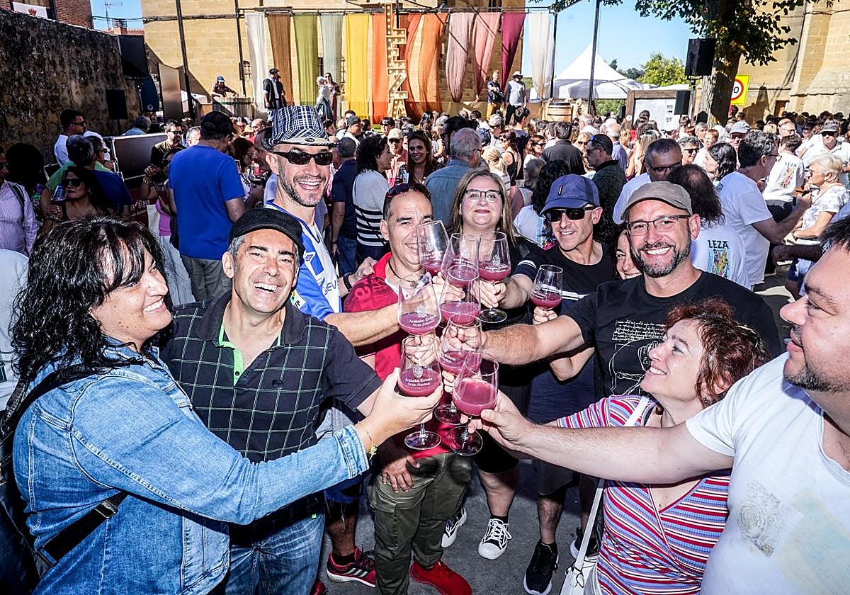 El primer mosto ha estado muy cotizado en Leza.