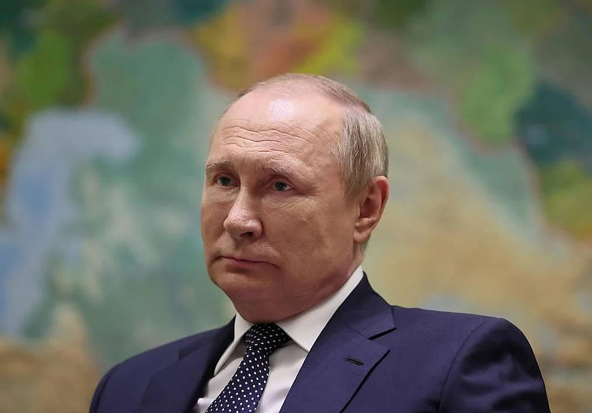 Putin se asoma, la paz se aleja