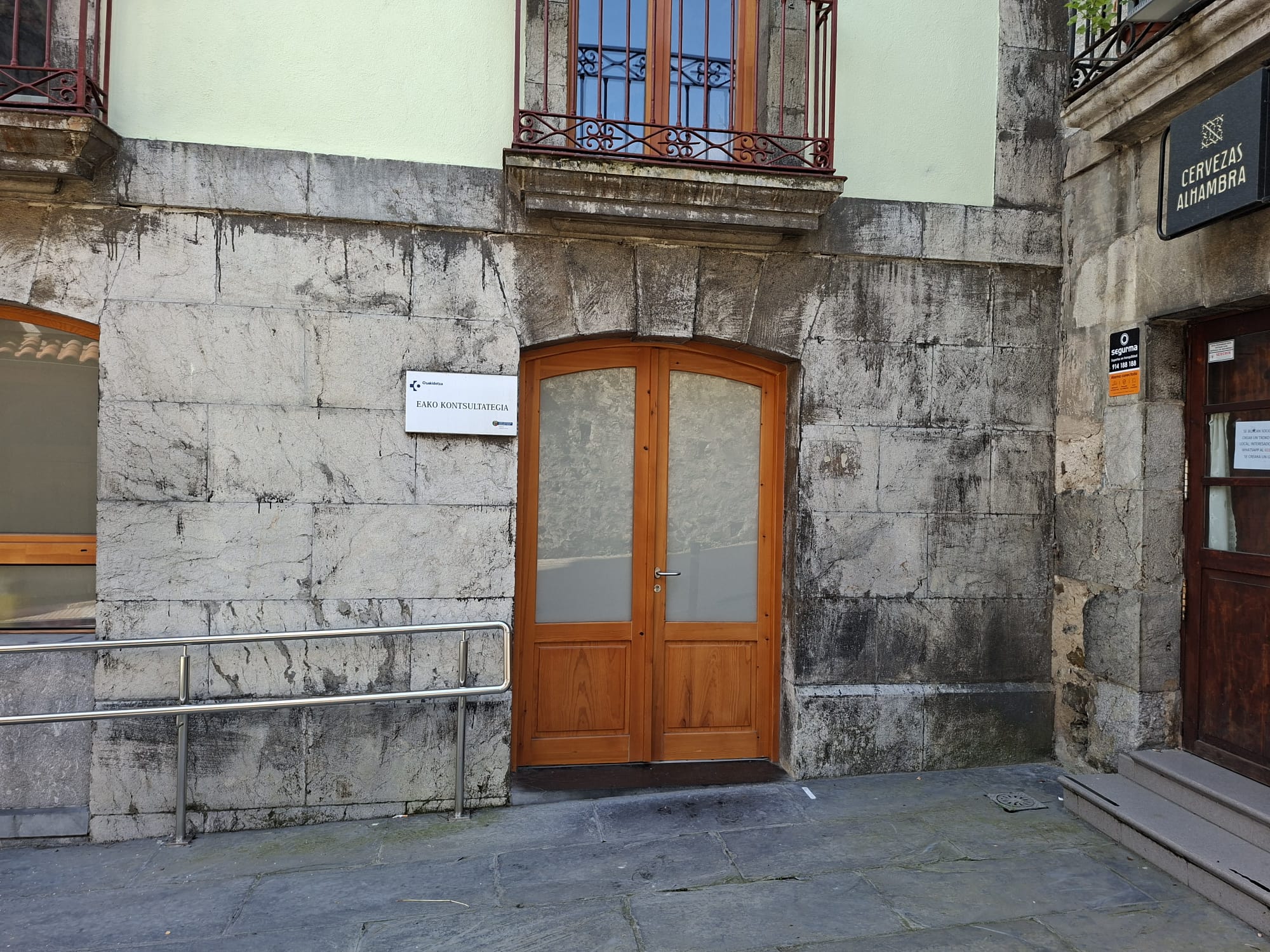 El consultorio médico de Ea no ha abierto sus puertas en septiembre.