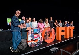 Representantes de diferentes compañías vascas en un acto de presentación del Festival Internacional de Teatro de Vitoria.