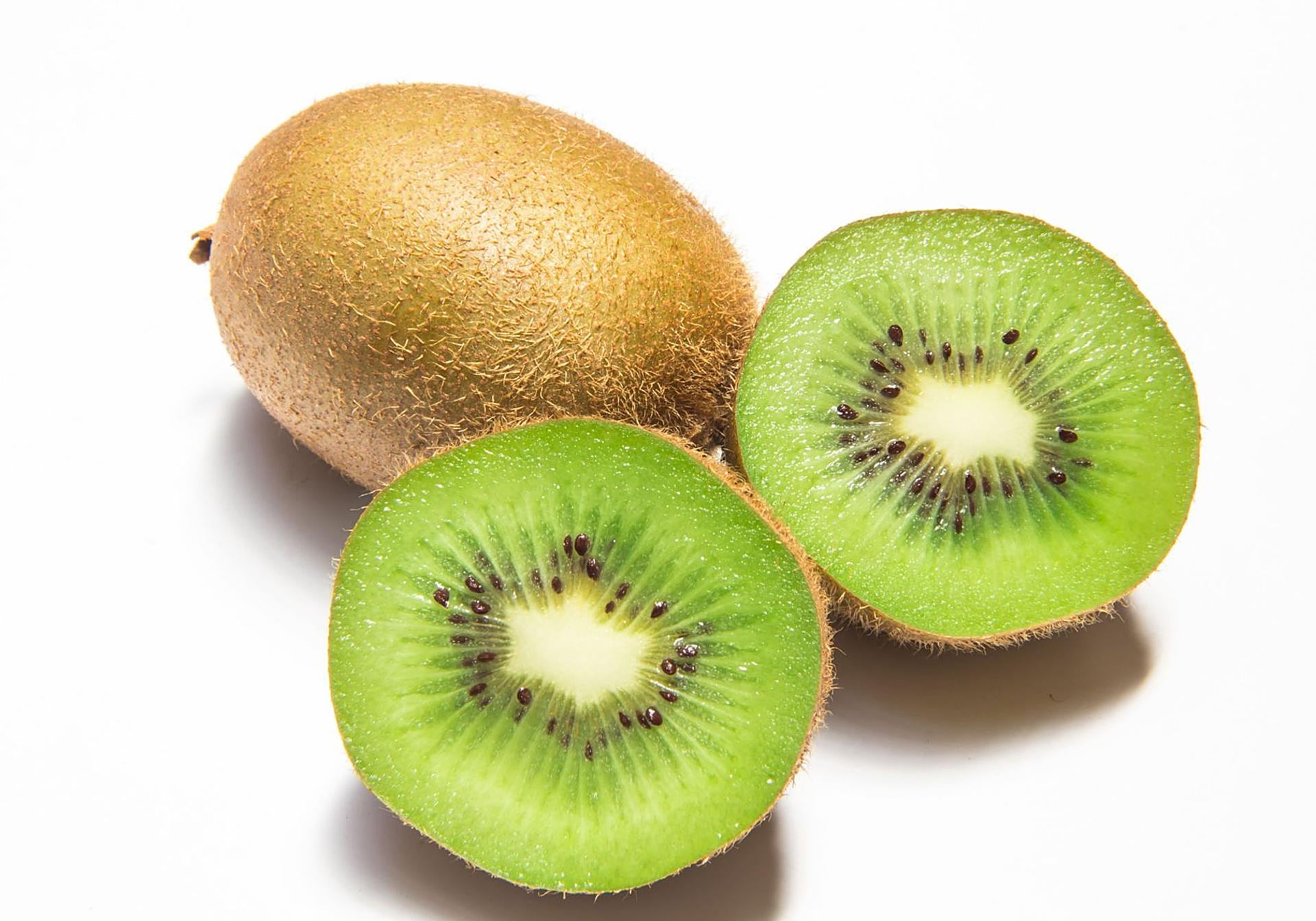 El kiwi verde es la mejor fruta para ir al baño, según un estudio científico.