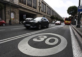 Señal de 30 en la calle Hurtado Amézaga de Bilbao