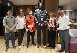 Rafa Pueyo, Isabel Iturbe, Iñigo Burgos, Bassala Bagayoko, Gloria Prieto y José Mari Amantes