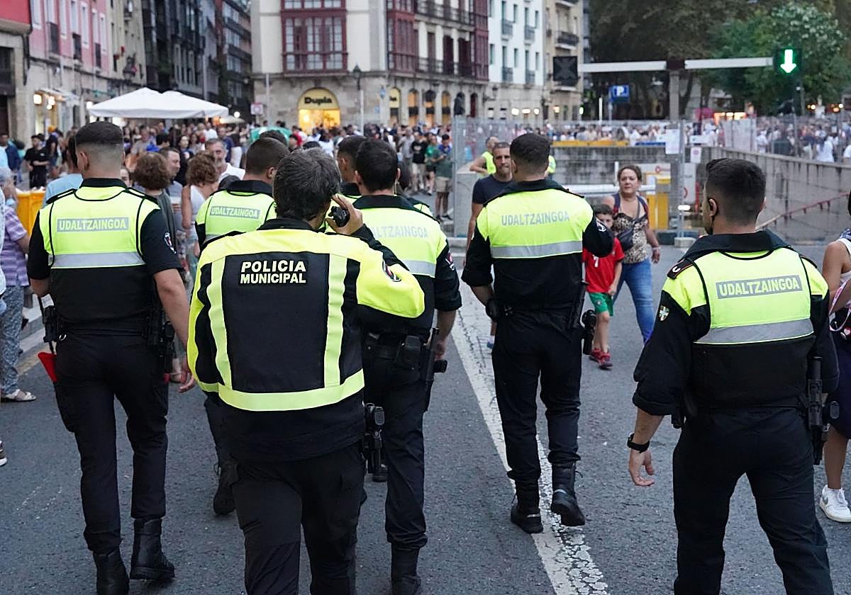 Policías municipales, durante la Aste Nagusia.