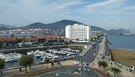 EH Bildu ha realizado un montaje para enseñar a los vecinos el impacto visual del futuro edificio.