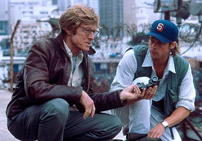 Redford y Pitt en 'Spy Game'.