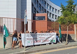 Las trabajadoras quisieron mostrar su solidaridad con una compañera que fue despedida en el mes de julio.