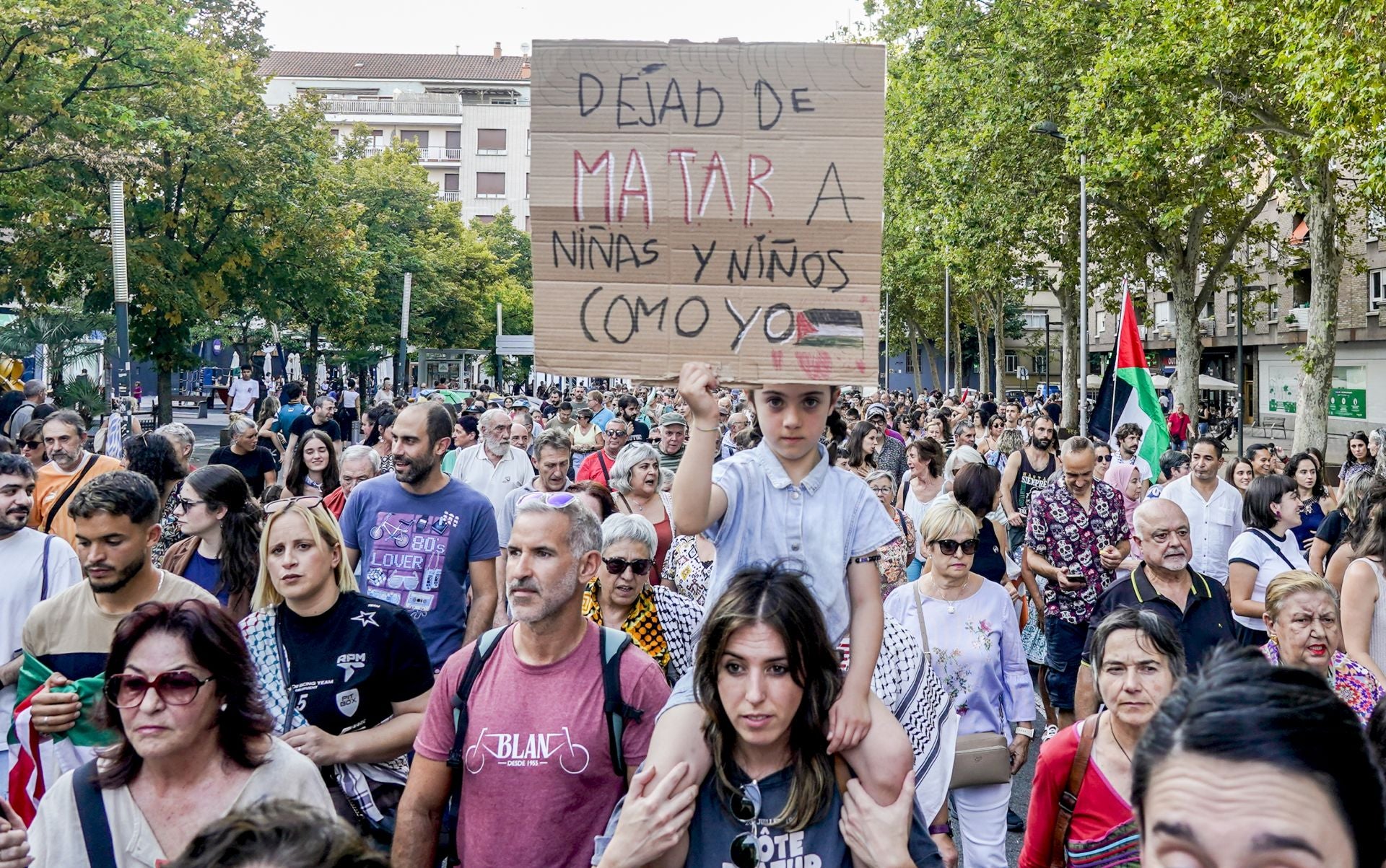 Así ha sido la cadena humana contra el «genocidio» en Gaza en Vitoria