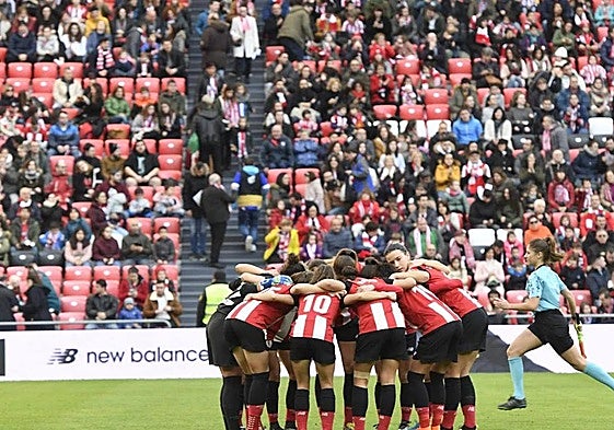 Uriarte vuelve a pedir a la afición que apoye al femenino: «Es fundamental para el crecimiento del proyecto»