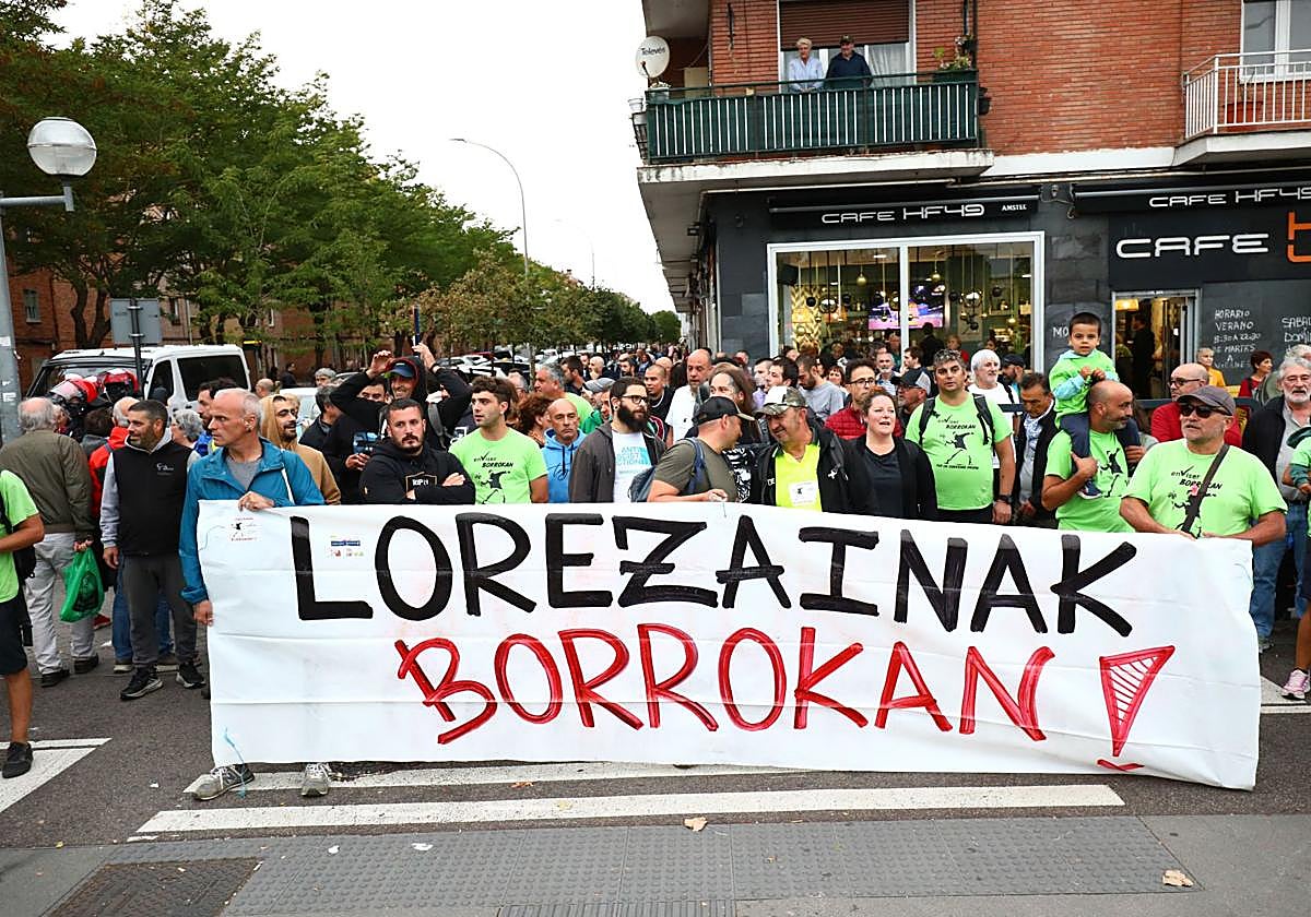 La huelga de jardineros sigue firme tras otra reunión sin ningún avance