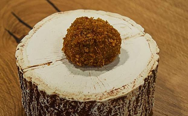 Croqueta de cangrejo de río.