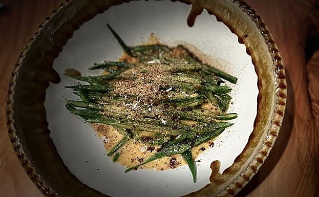 Vainas con una falsa carbonara.