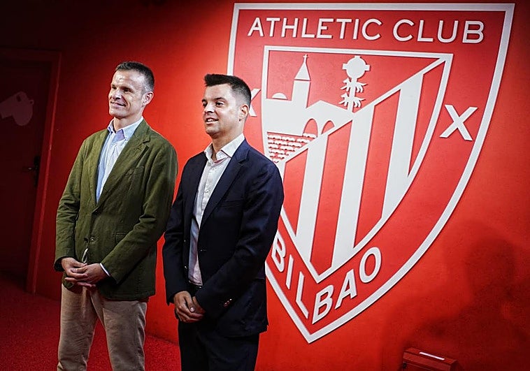 Uriarte y Mikel González, antes de la rueda de prensa