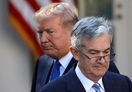 Erreserba Federaleko presidentea, Jerome Powell, Donald Trump-ekin batera.