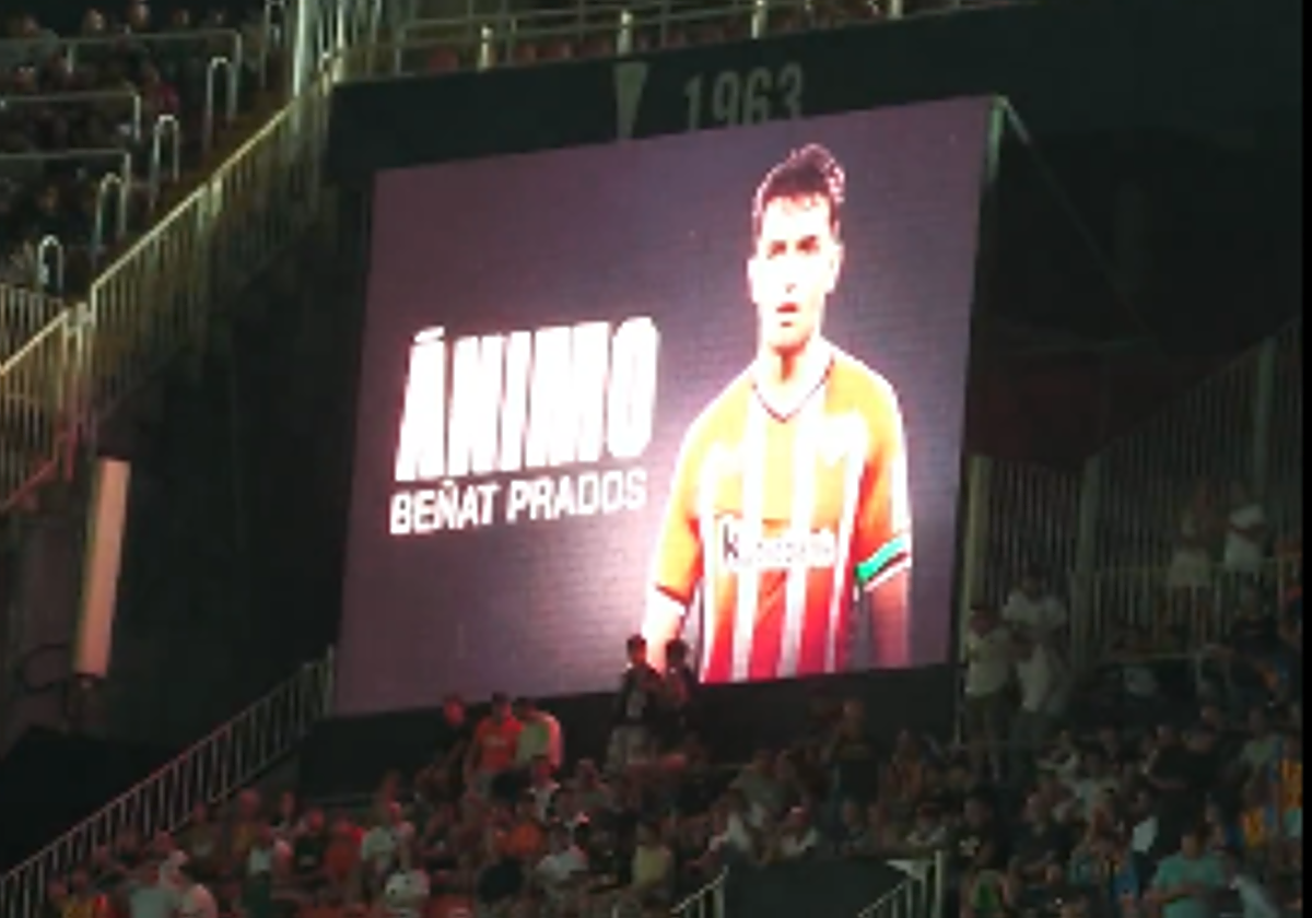 La imagen de apoyo a Prados mostrada en el vídeomarcador de Mestalla.