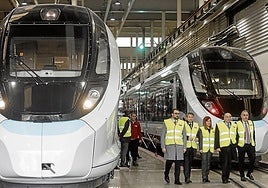 El secretario de Estado de Transportes y Movilidad Sostenible, José Antonio Santano, visita la factoría CAF de Beasain.