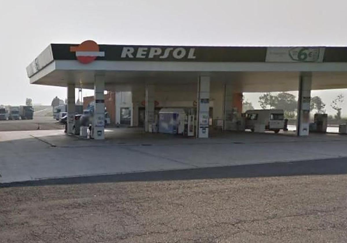 Un fallecido al chocar su vehículo contra un camión estacionado en el área de servicio de Lopidana