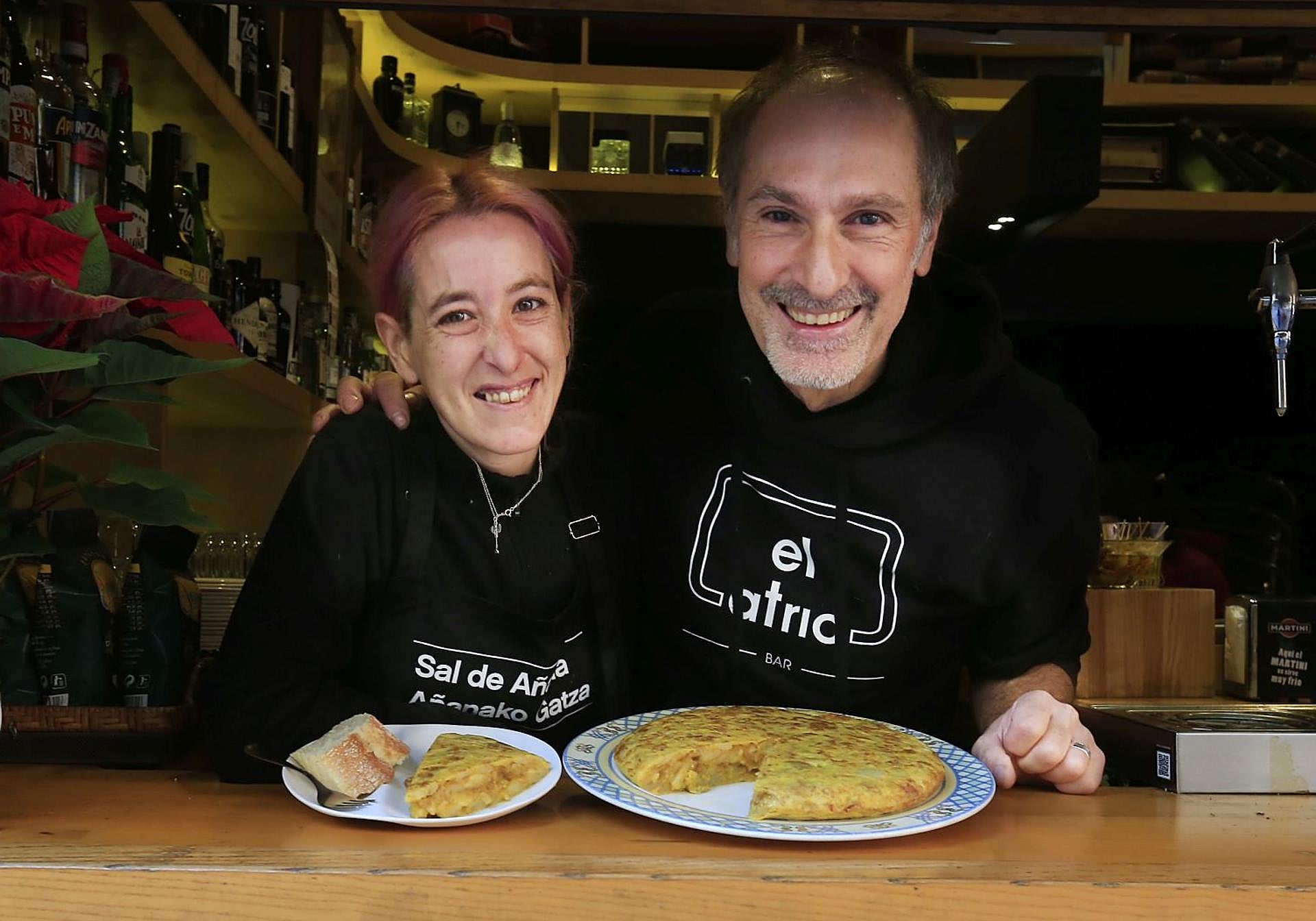 Goizane Bilbao, junto a su compañero de El Atrio.