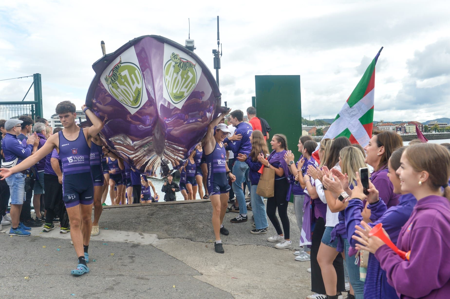 La gran fiesta de la &#039;Sotera&#039; tras conseguir el ascenso