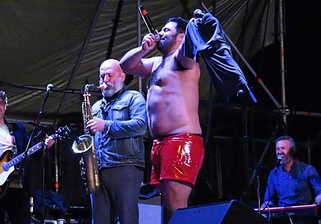 Borja Romaña en la última, 'Having a party' de Sam Sooke.