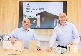 Roger Buxadé e Ignasi Pérez Arnal, promotores de Atom Modular, startup especializada en construcción industrializada.