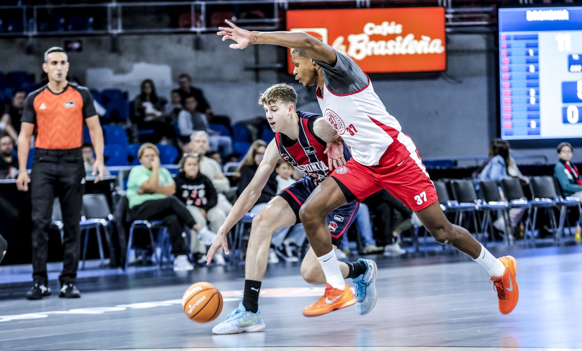 Las mejores imágenes del Baskonia-Pallacanestro Trieste
