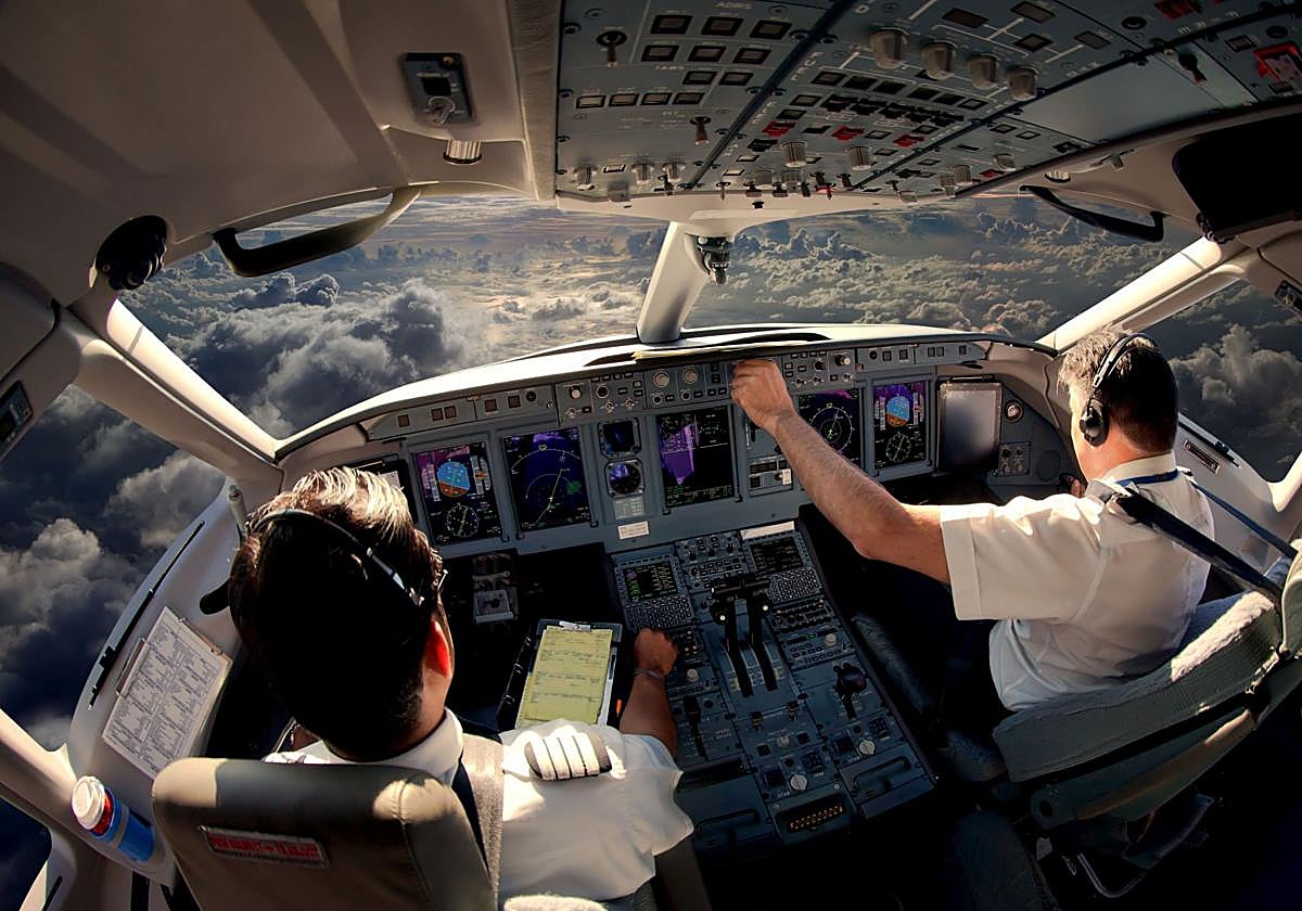 Se hace pasar por piloto de avión para alquilar un piso y deja una deuda de 190.000 euros