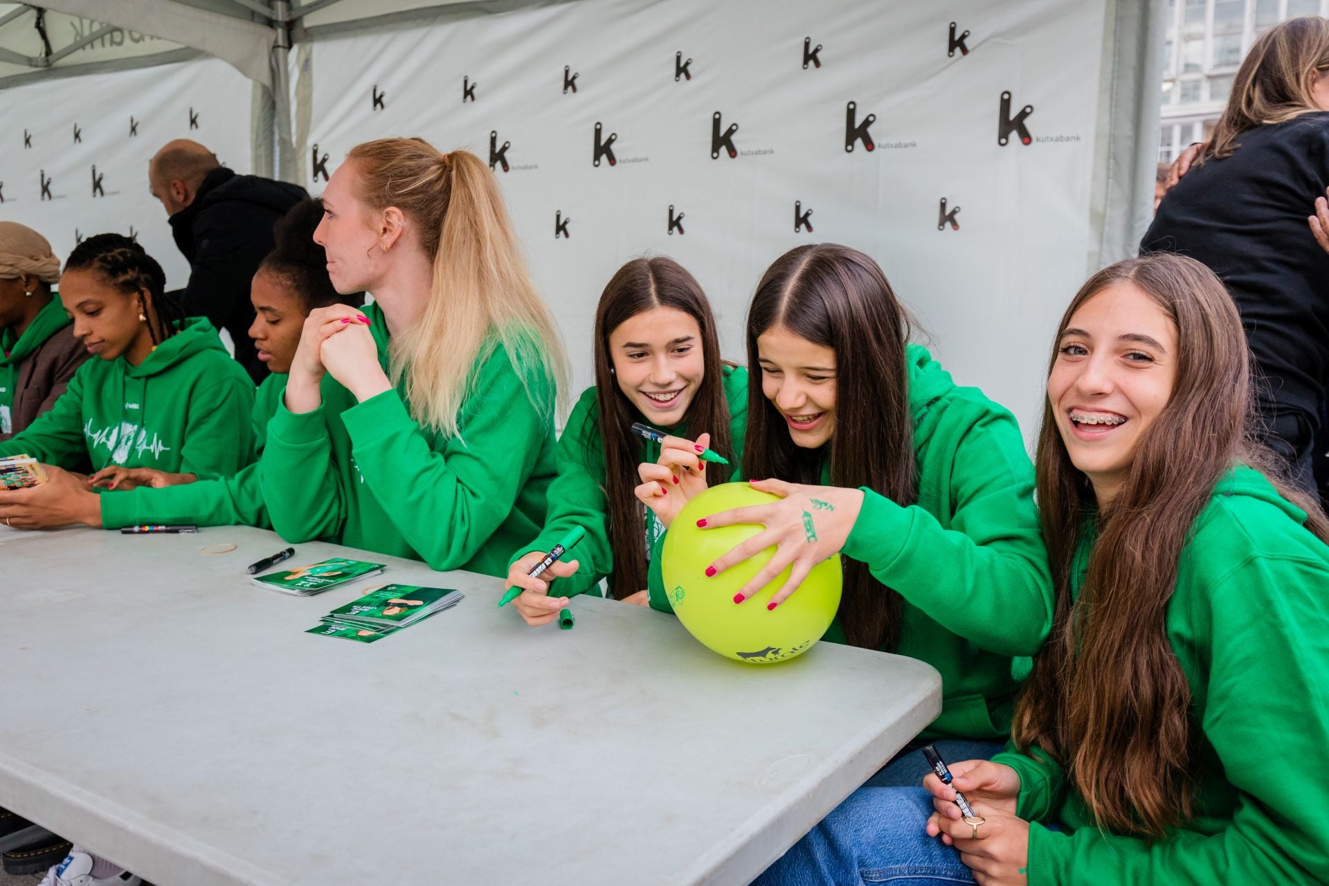 El Araski se presenta en sociedad en el centro de Vitoria