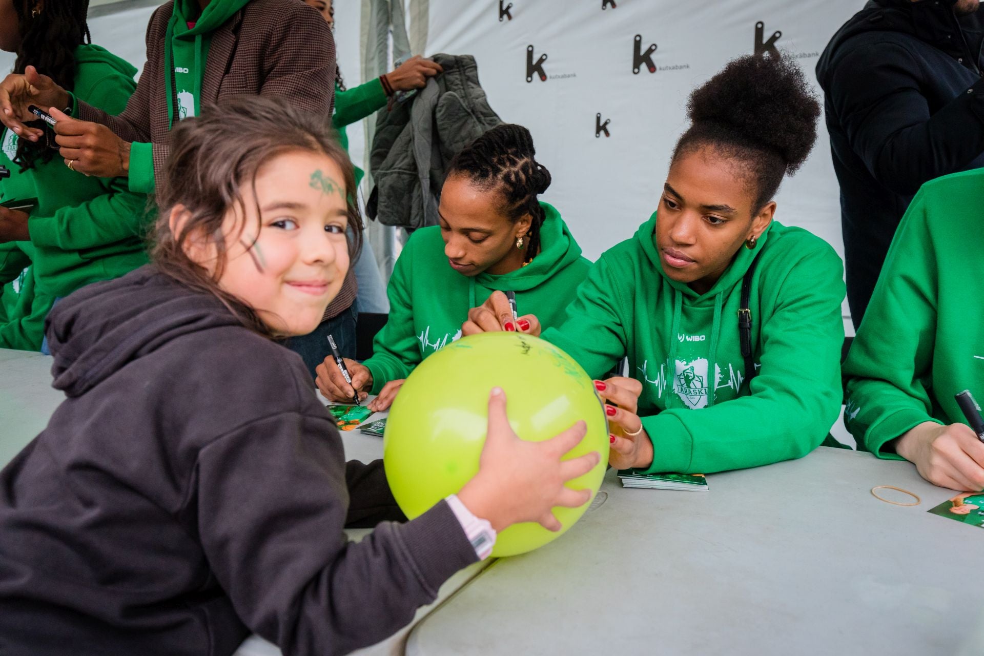 El Araski se presenta en sociedad en el centro de Vitoria