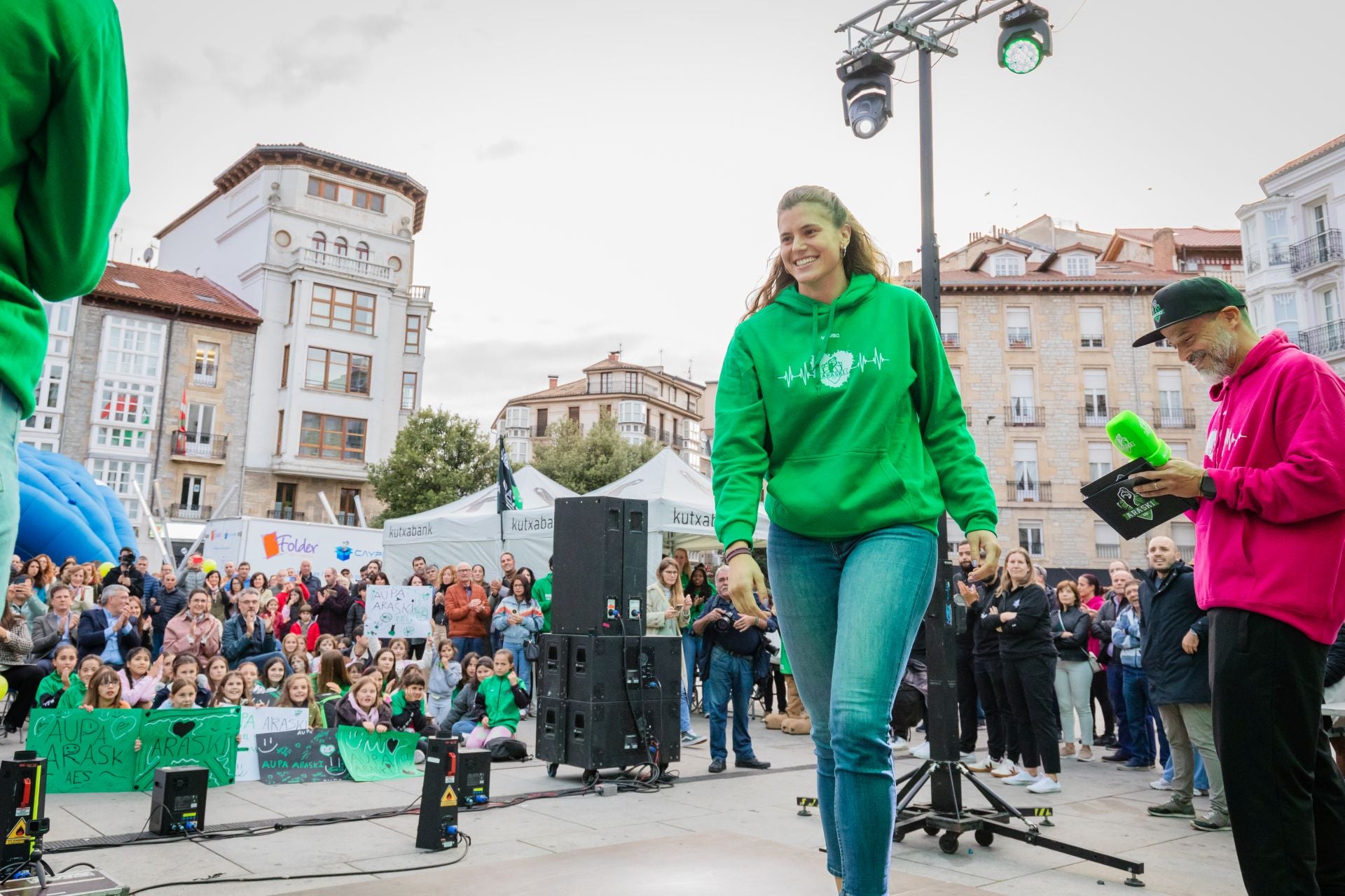El Araski se presenta en sociedad en el centro de Vitoria