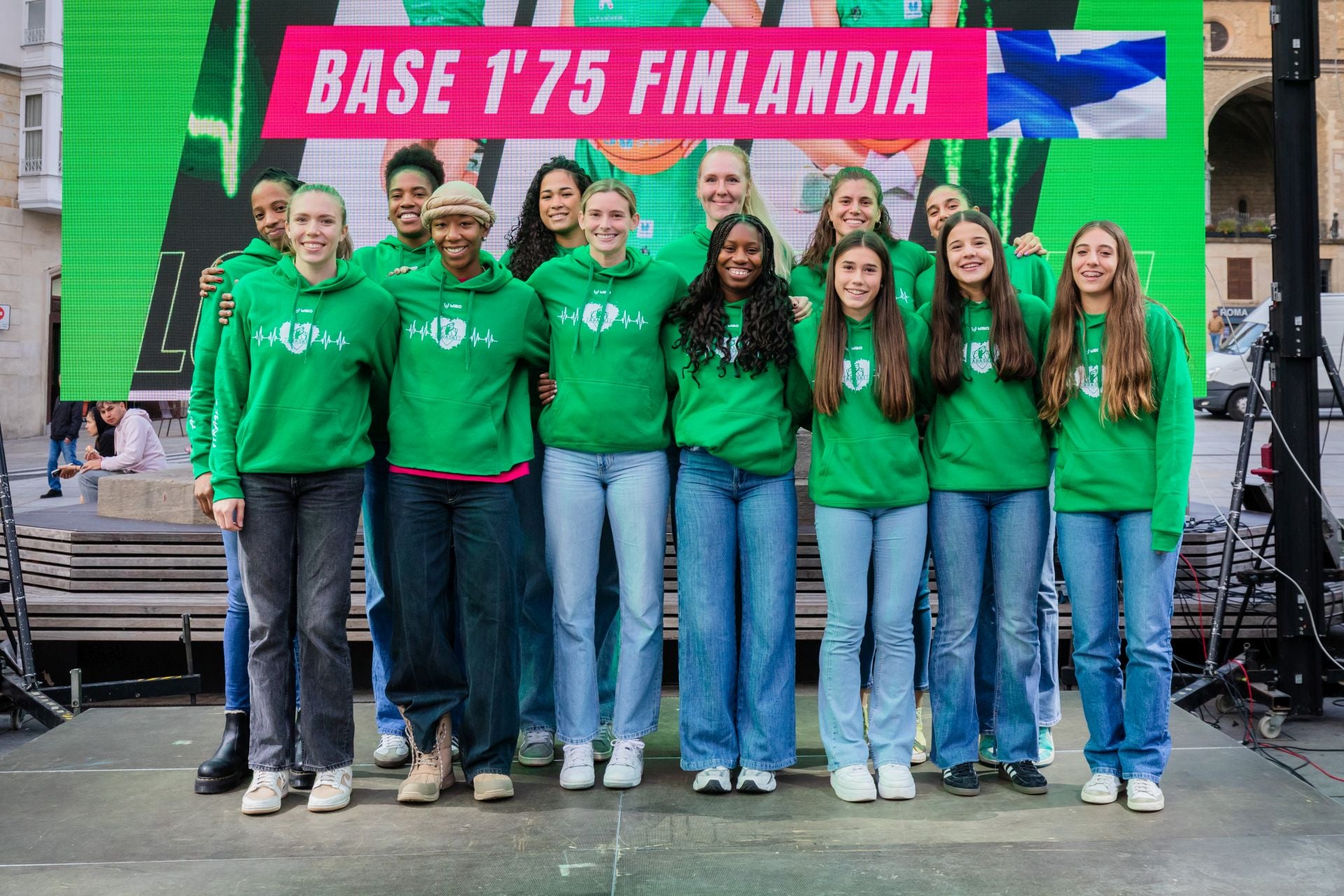 El Araski se presenta en sociedad en el centro de Vitoria