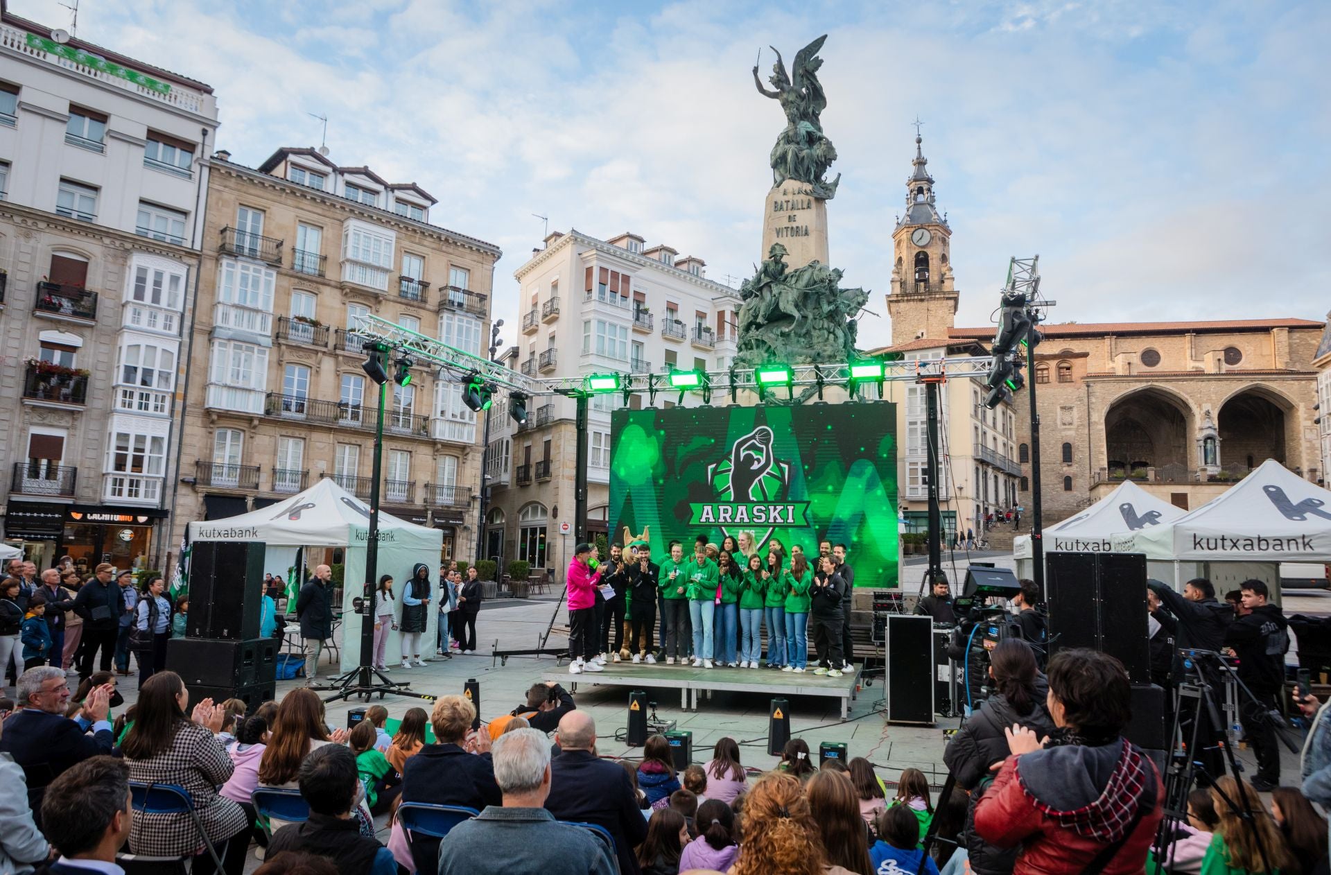 El Araski se presenta en sociedad en el centro de Vitoria