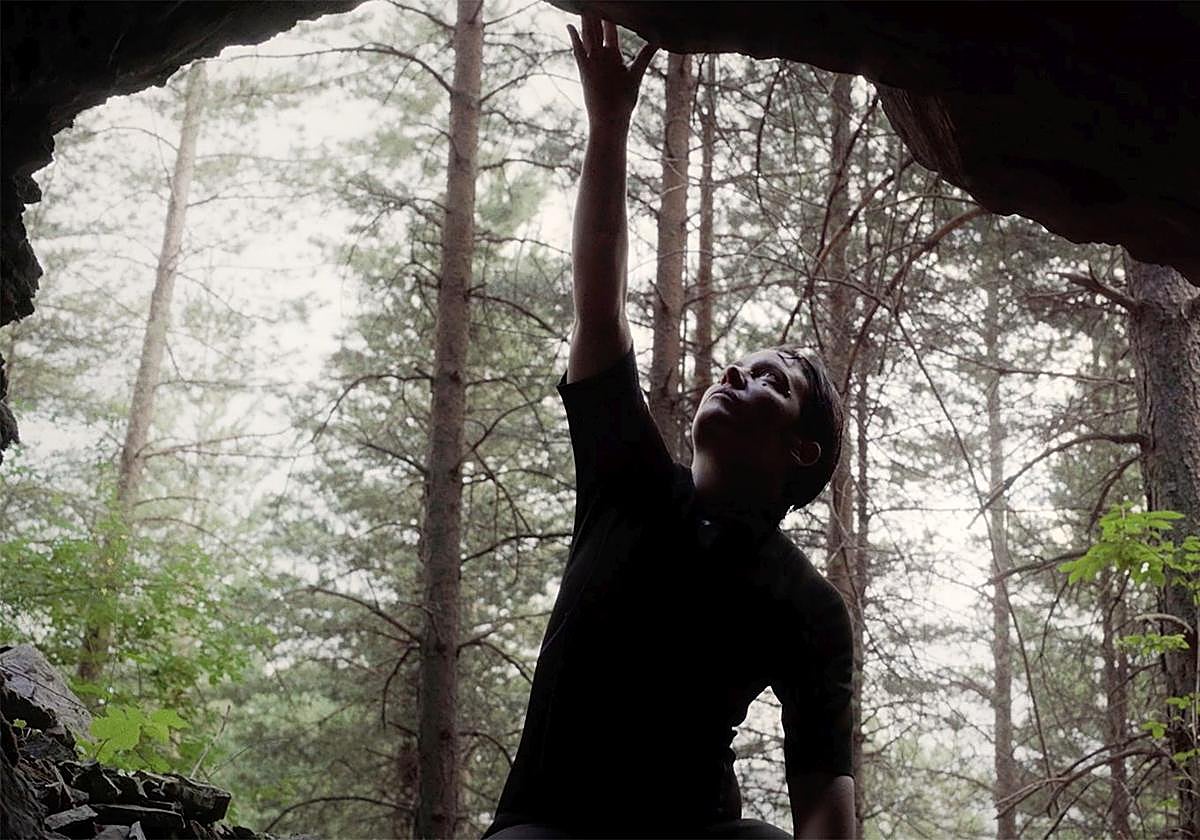 Asensi se ha inspirado en una antigua mina de cobalto en el Pirineo.